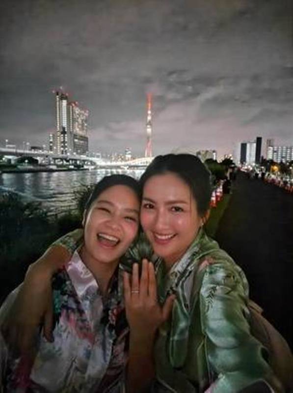 นก อุษณีย์ เซอร์ไพรส์คุกเข่าขอ ม่วย นิธิตรา แต่งงาน
