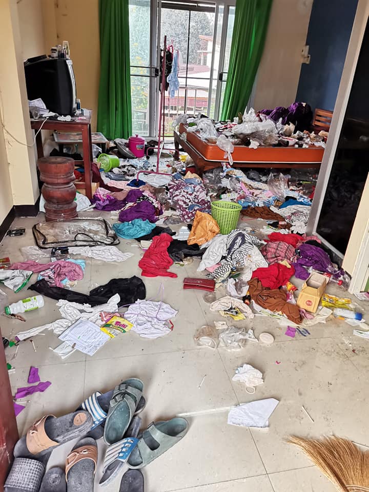 ขยะล้นห้อง