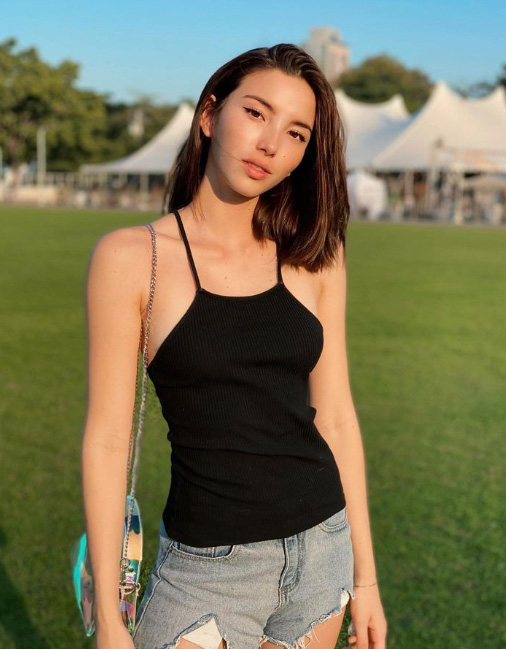 เทีย เดอะเฟซ ประวัติ