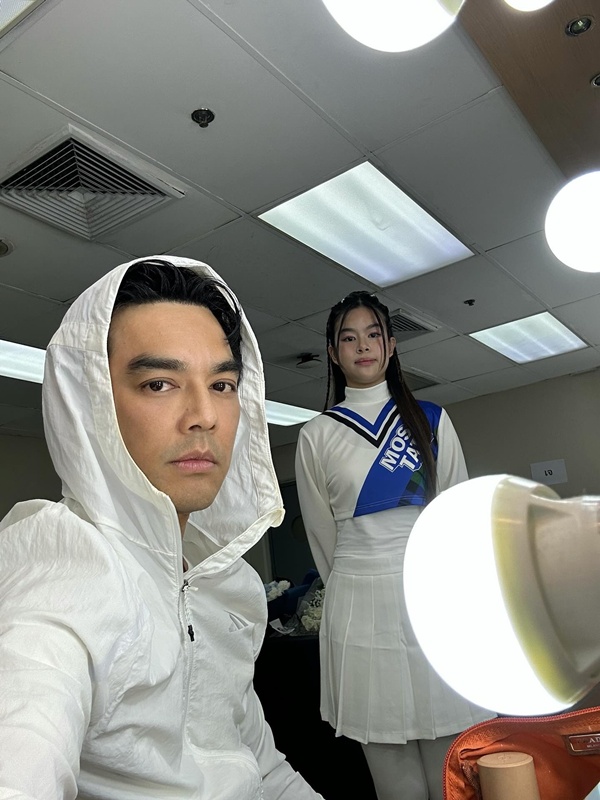 น้องโสน ขึ้นคอนเสิร์ตกับ พ่อมอส ปฏิภาณ