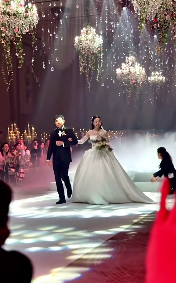 ลูกน้ำ พี่สาว นนกุล ชานน แต่งงาน พา คุณแม่เพ็กแฮ ร่วมส่งตัวเจ้าสาว