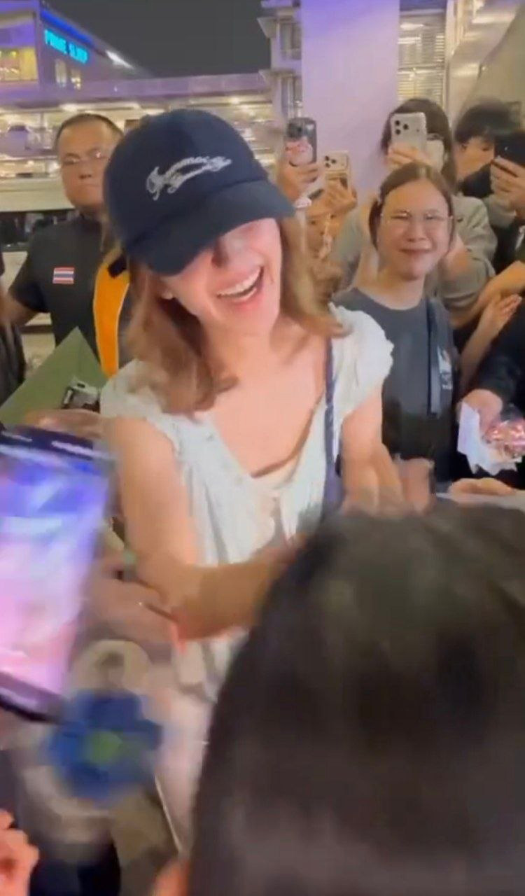 จ้าวลู่ซือ มาไทย