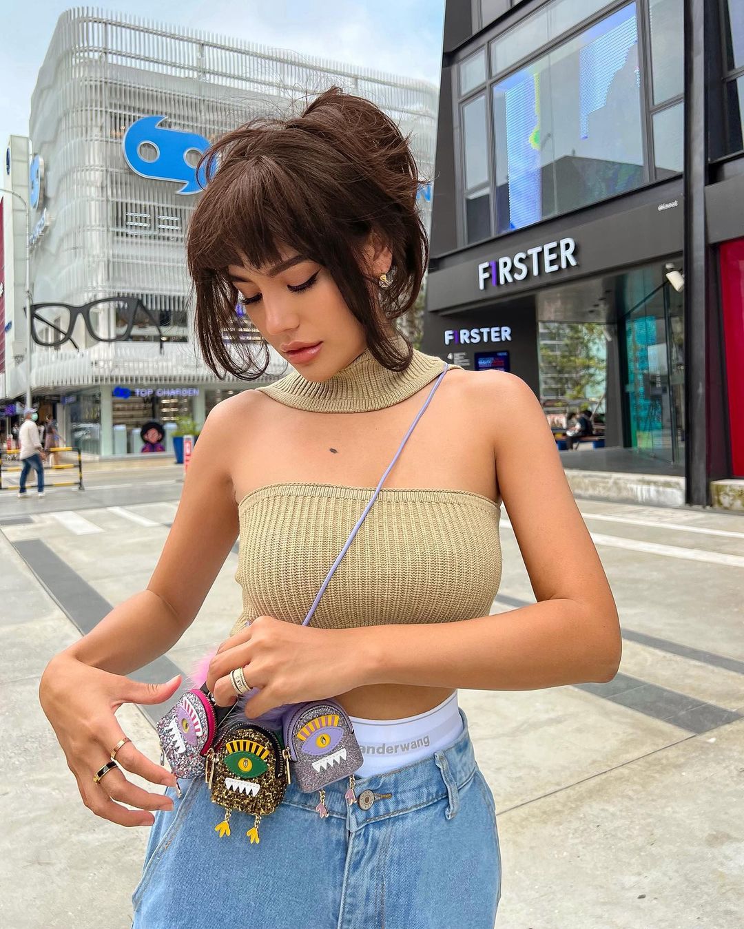 ปลายฟ้า วราหะ