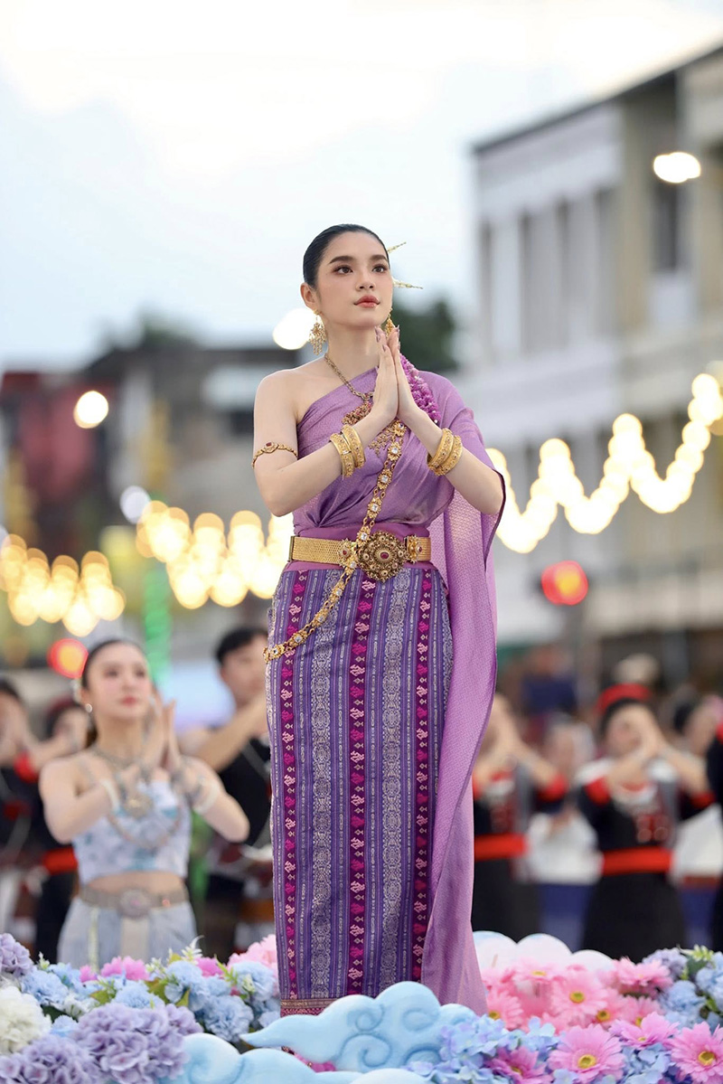 ดราม่า เฌอปราง โดนติงนำขบวนรำบวงสรวง