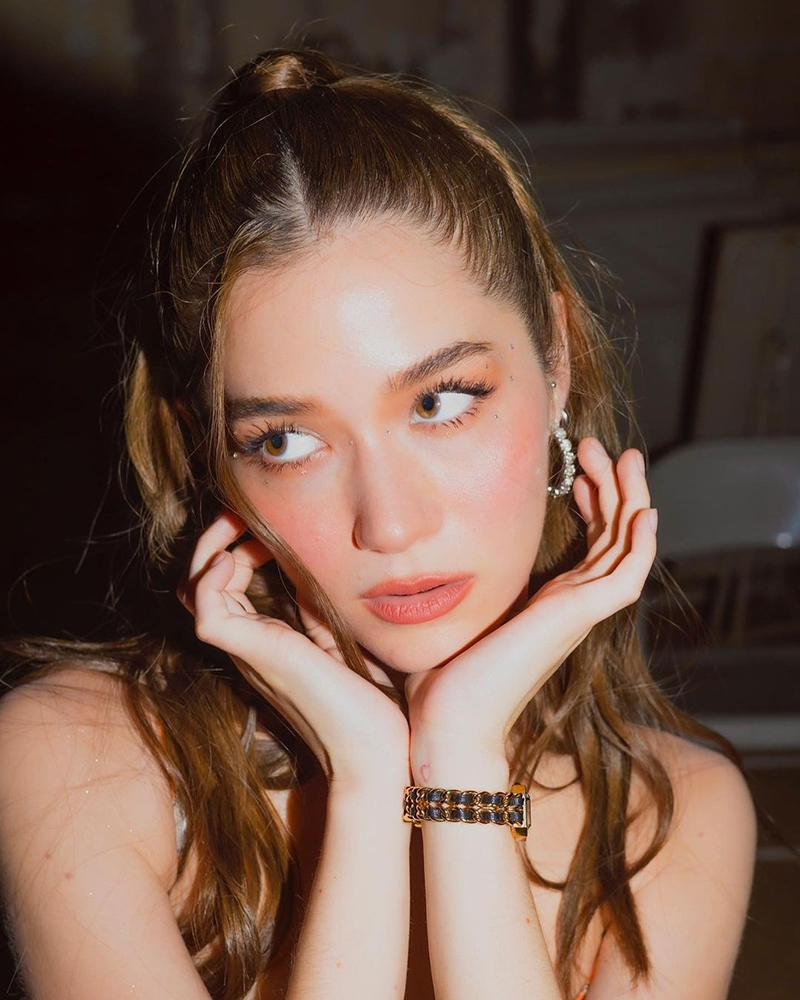 วี วิโอเลต 