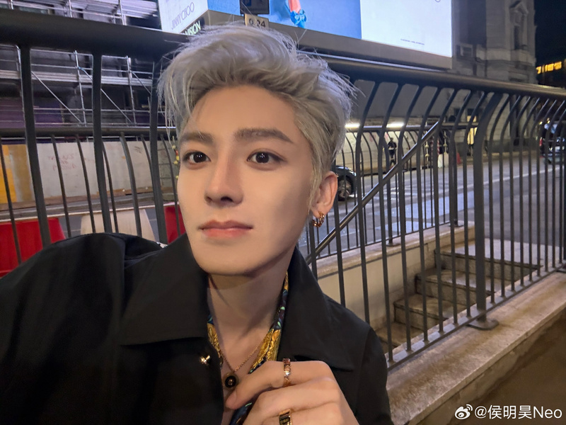 โหวหมิงฮ่าว ประวัติ Houminghao