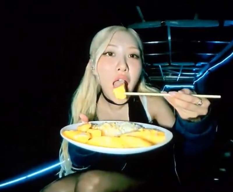 โรเซ่ BLACKPINK  โชว์กินอาหารไทย