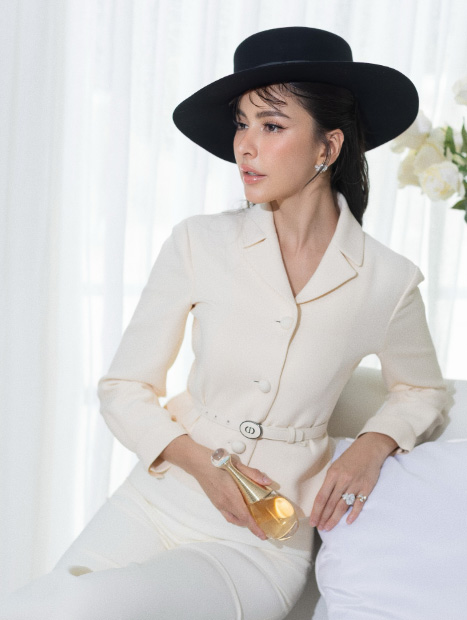 แฟชั่นเทรนด์ Office Siren