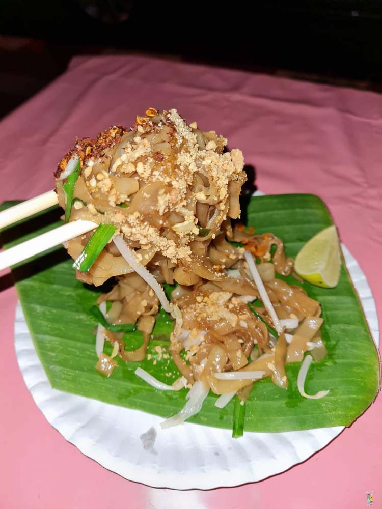 ผัดไทยเตาถ่าน