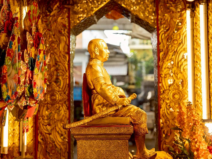 ศาลเจ้าพ่อบุญมา ปากคลองตลาด