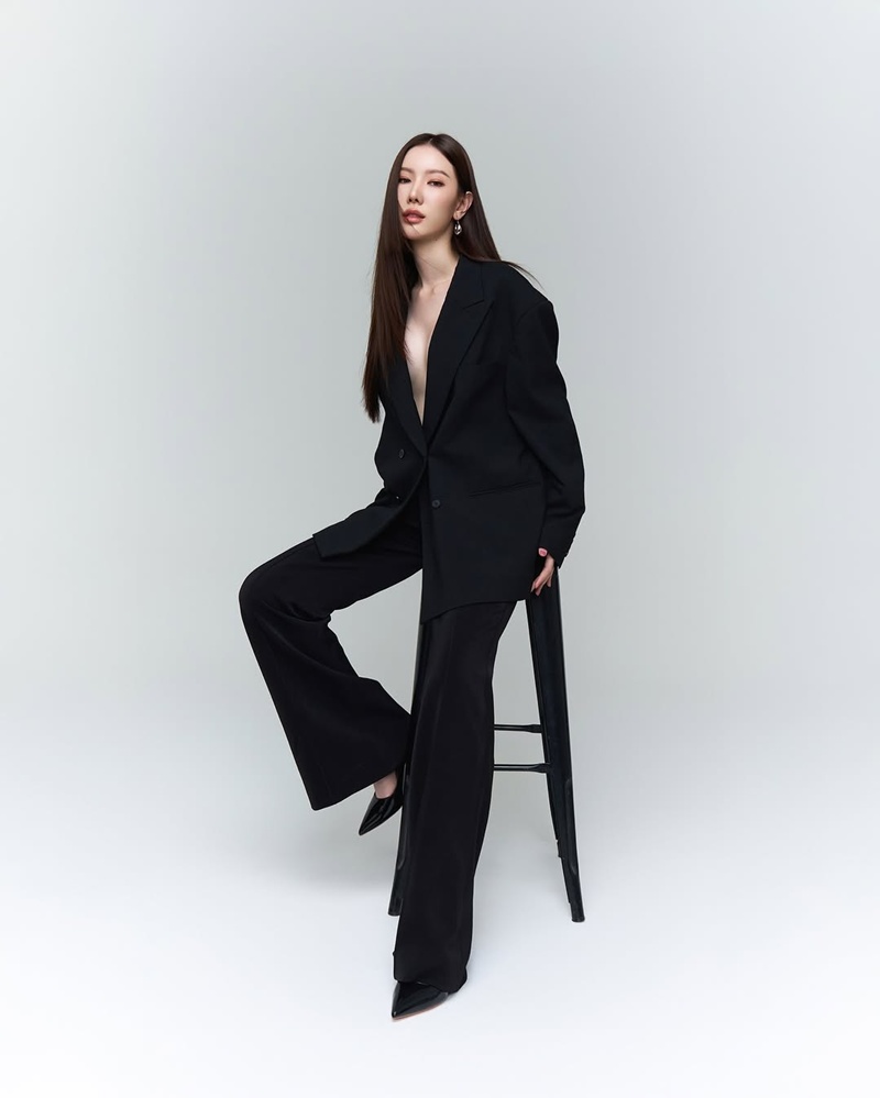 บุ๊ค ธีรชยา