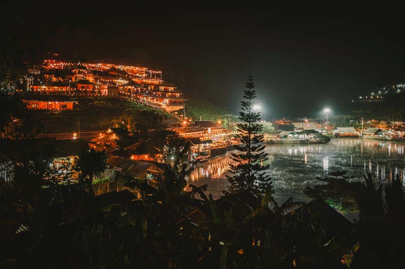 บ้านรักไทย แม่ฮ่องสอน  