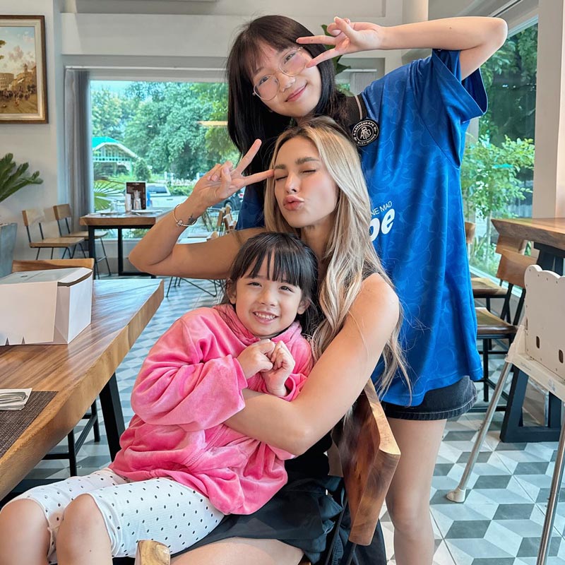 อุ้ม ลักขณา