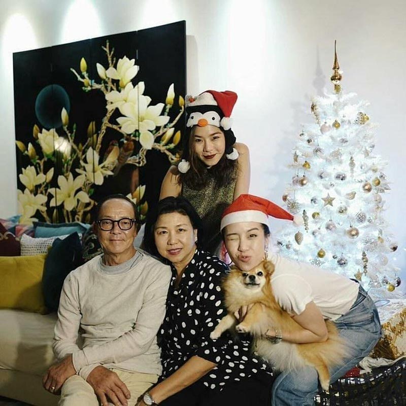 คริส พลอย หอวัง