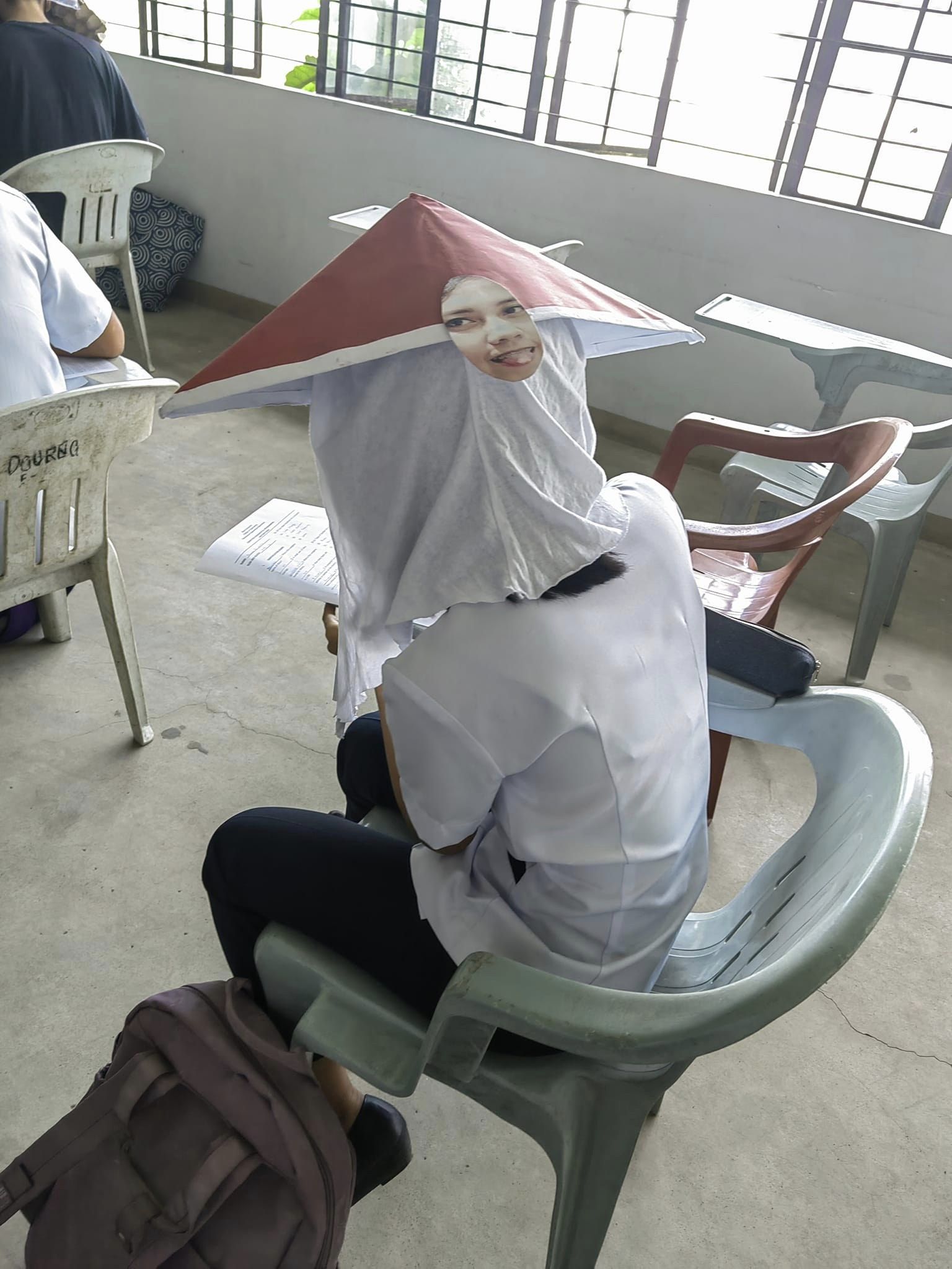 หมวกกันลอกข้อสอบ