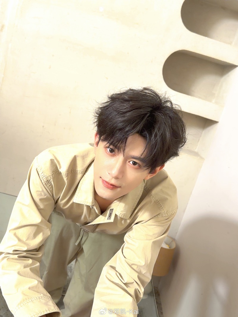 เติ้งข่าย ประวัติ