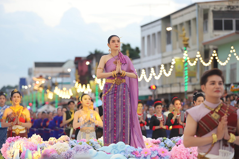 ดราม่า เฌอปราง โดนติงนำขบวนรำบวงสรวง