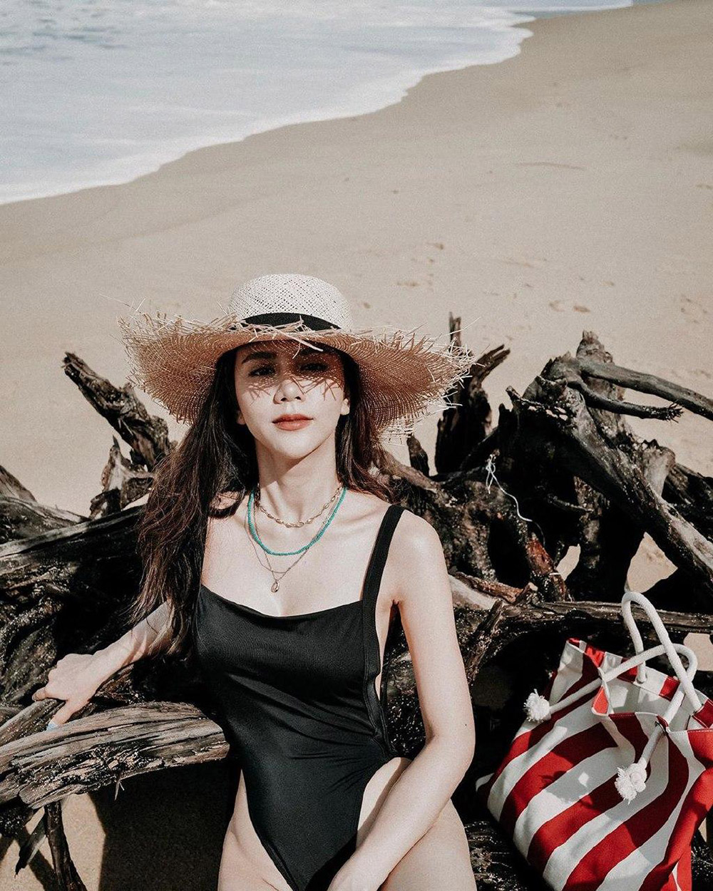 ชุดว่ายน้ำ