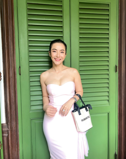 อาย วราไพรินทร์ ประวัติดารา