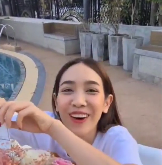 มิน พีชญา