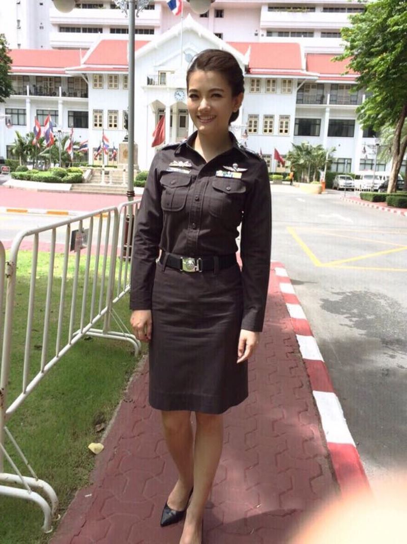 เปิดประวัติ หมอแอร์ อัญชุลี หมอตำรวจคนดัง