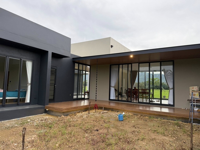 บ้านกลางทุ่งนา