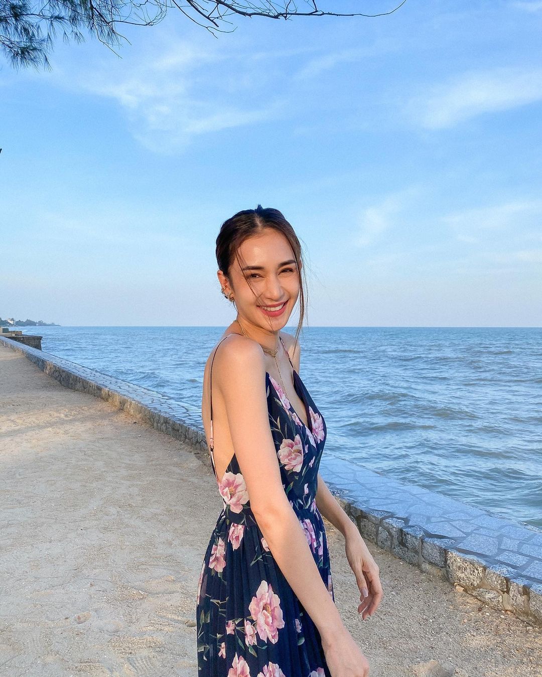 เนย โชติกา