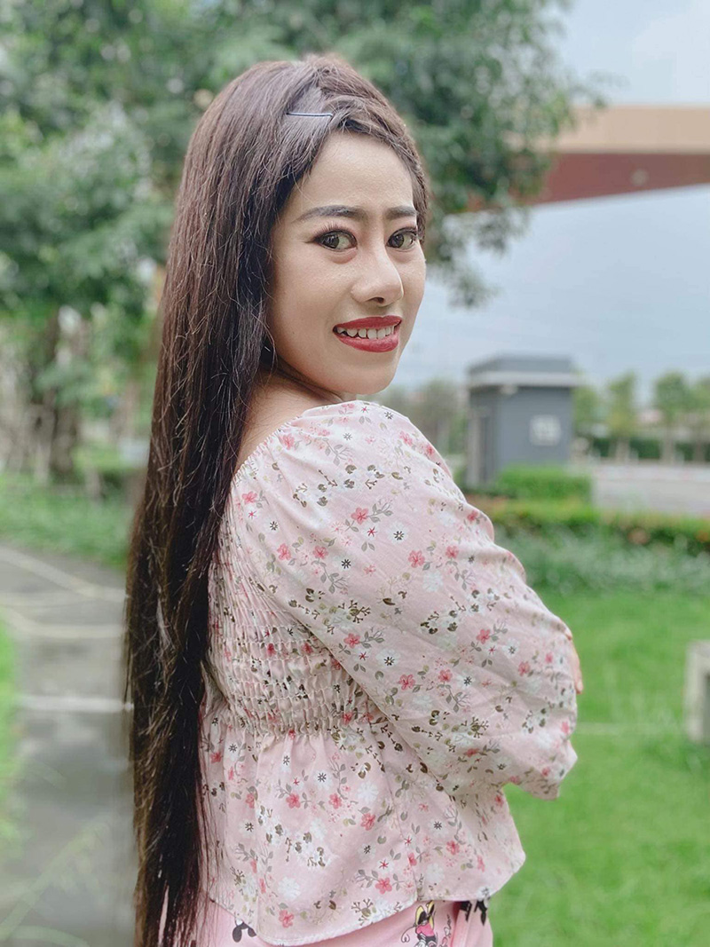  หนูรัตน์ 