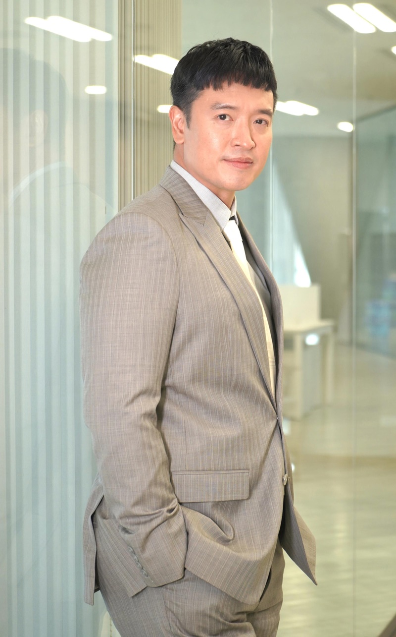 พยัคฆ์ร้ายซ่อนลาย ละคร