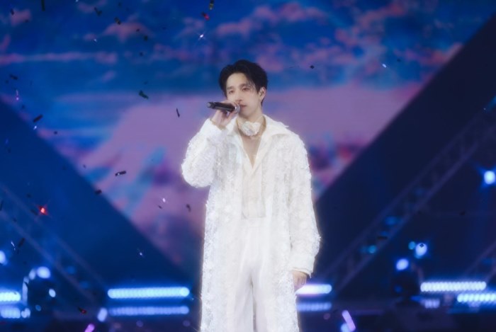  พร้อม ราชภัทร