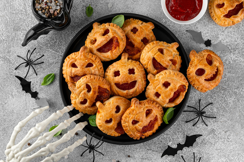 มินิพายไส้กรอกซอสมะเขือเทศ