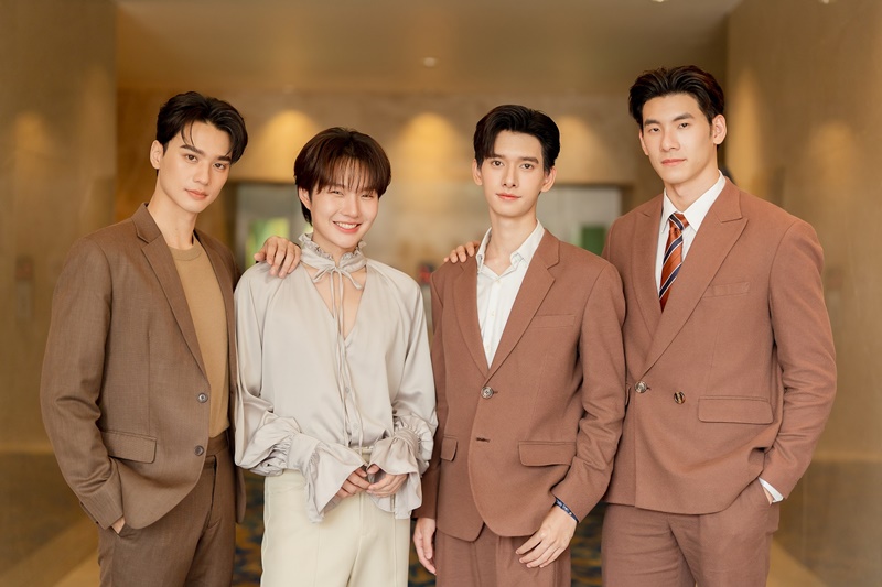 โปตัวปลอม เรื่องย่อ Me and Who ซีรีส์วาย