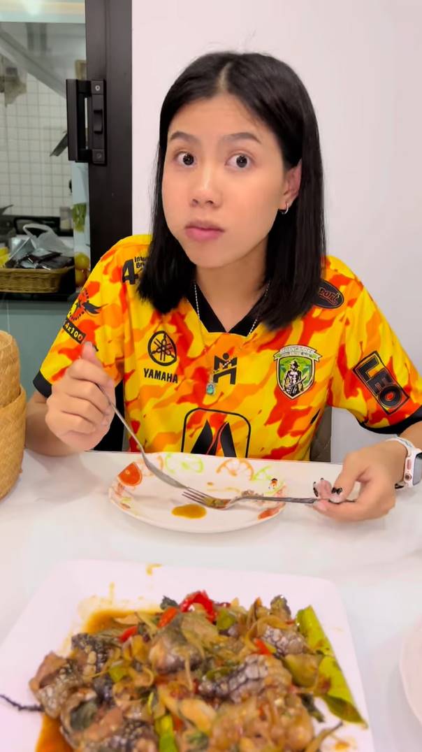 กระต่าย พรรณนิภา กินผัดเผ็ดจระเข้