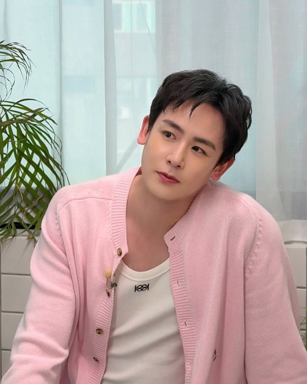 นิชคุณ เจอซาแซงสะกดรอยตามแถวบ้าน ตะโกนด่า-ทำร้าย จนต้องให้ ตร. ช่วย !