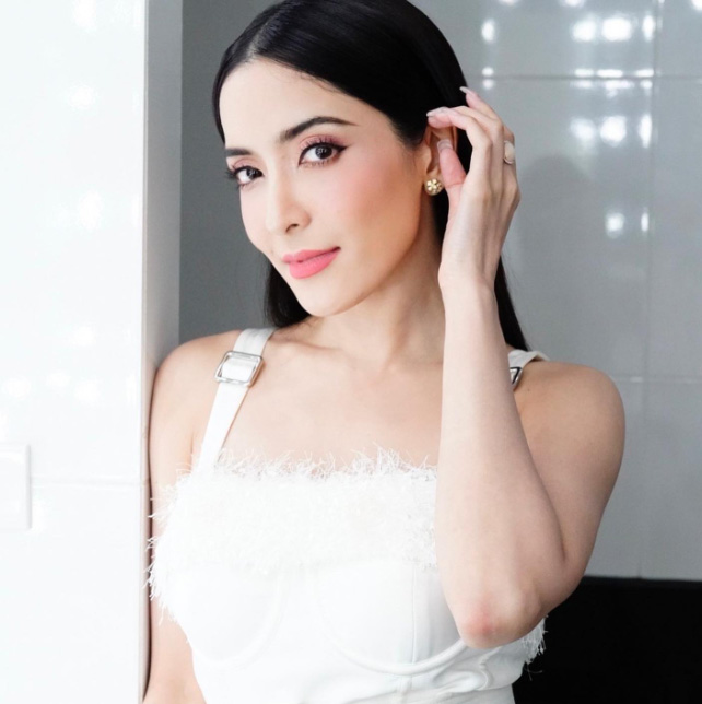 พิ้งค์กี้ สาวิกา