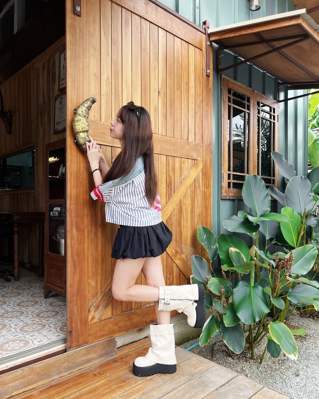 เชอรีน ณัฐจารี น้องสาวนิชคุณ 2PM ในชุดทูพีซ