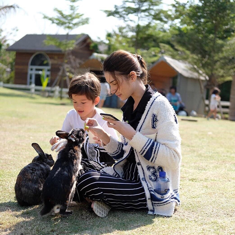 ซาร่า คาซิงกินี - น้องแม็กซ์เวลล์ 