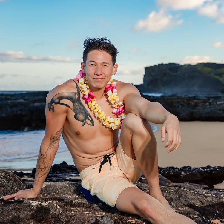 ทราย สก๊อต โชว์หุ่นเฟิร์ม ซิกแพกมาเต็ม อย่างเท่