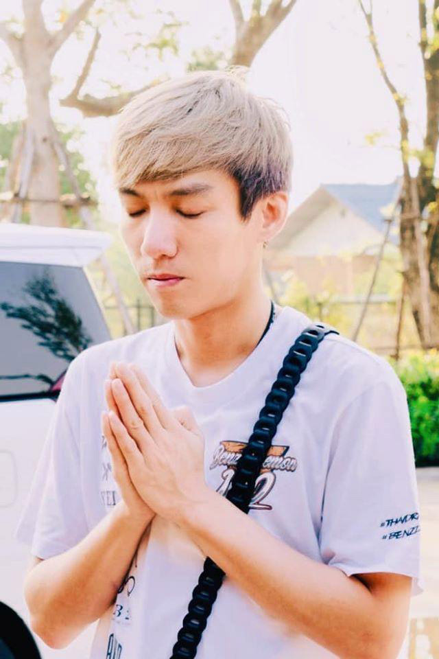 เบนซ์ เดม่อน ประวัติ