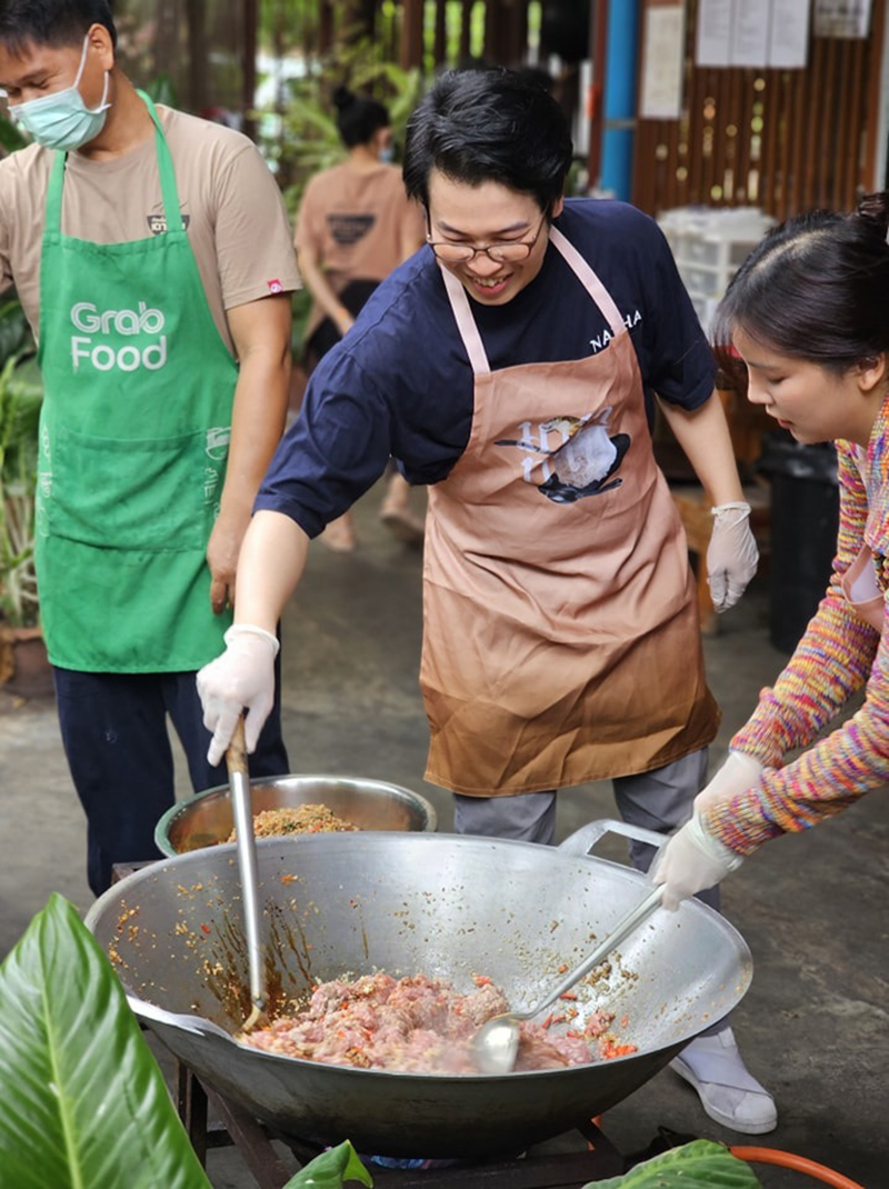 ย้อนที่มาความสนิท หมอบี อรอุ๋ง