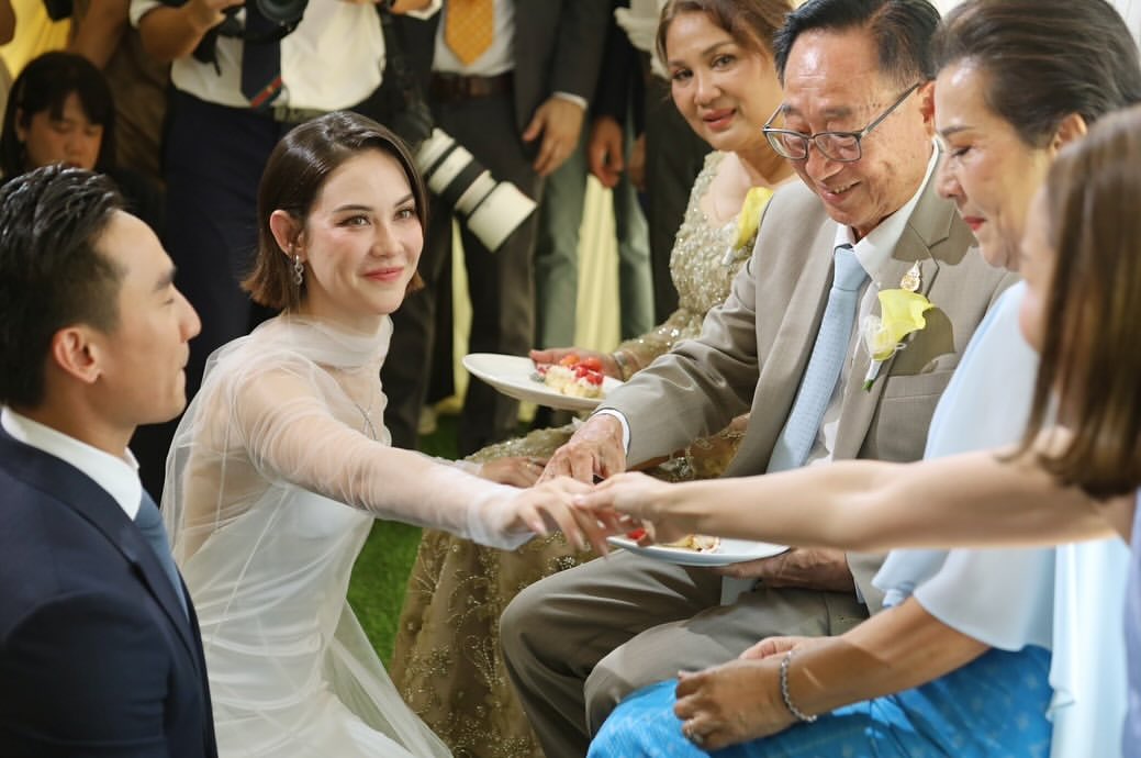 งานแต่งแมท เฟม