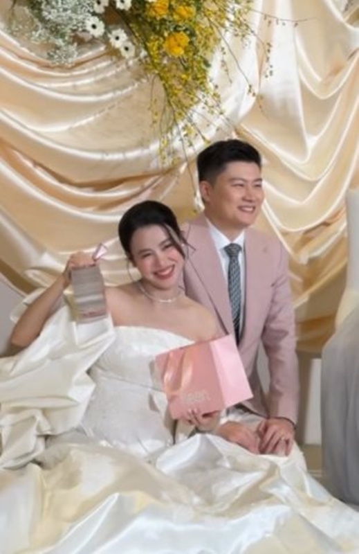 อัง สุพัตรา น้องสาวออม สุชาร์ แต่งงาน