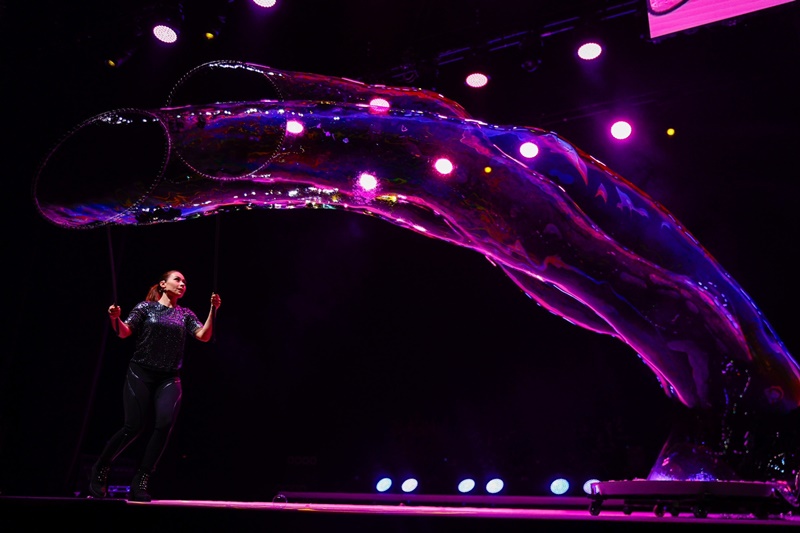 Gazillion Bubble Show โชว์ฟองสบู่