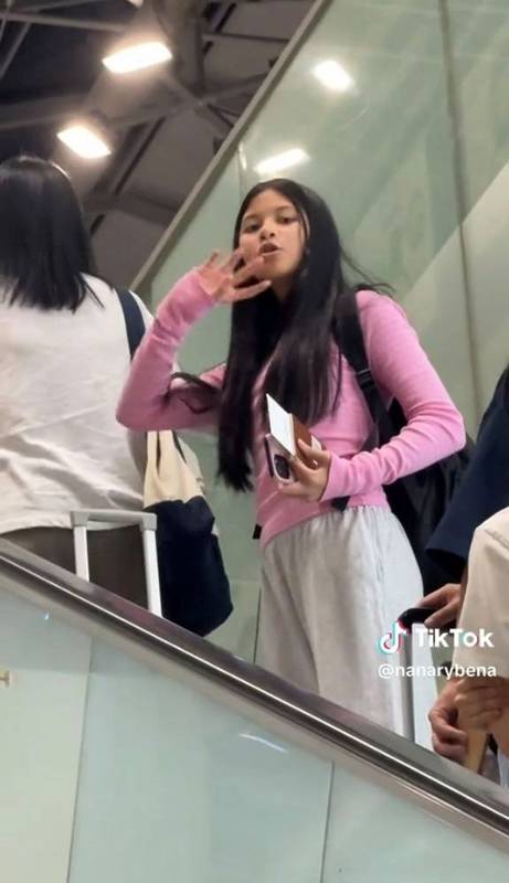 นานา เผยโมเมนต์ส่งลูก ๆ บิน ตปท. 
