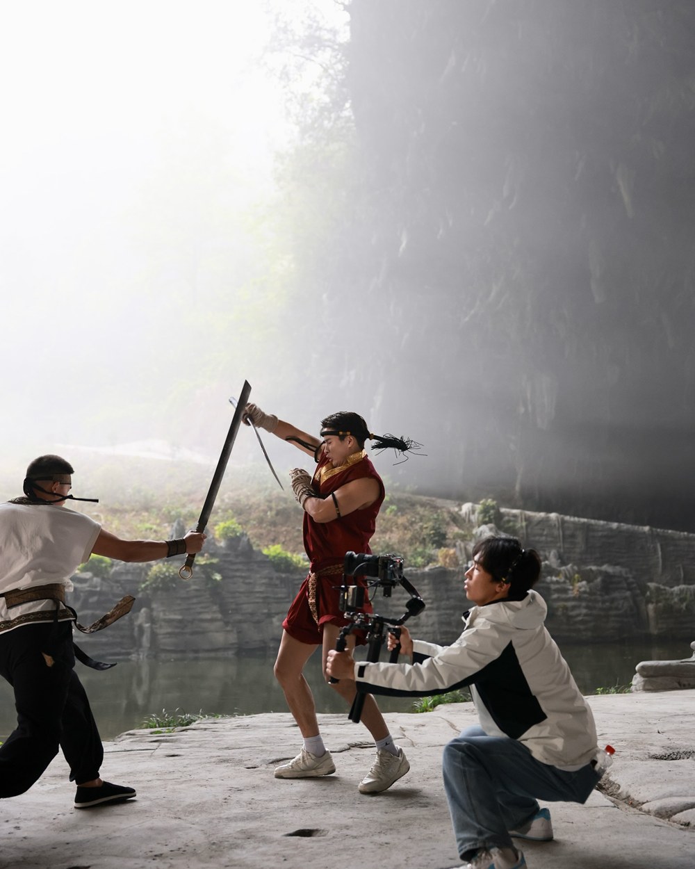 ไมค์ ภัทรเดช สร้างชื่อในจีน โชว์มวยไทยบินได้ ต่อสู้ด้วยดาบไฟ