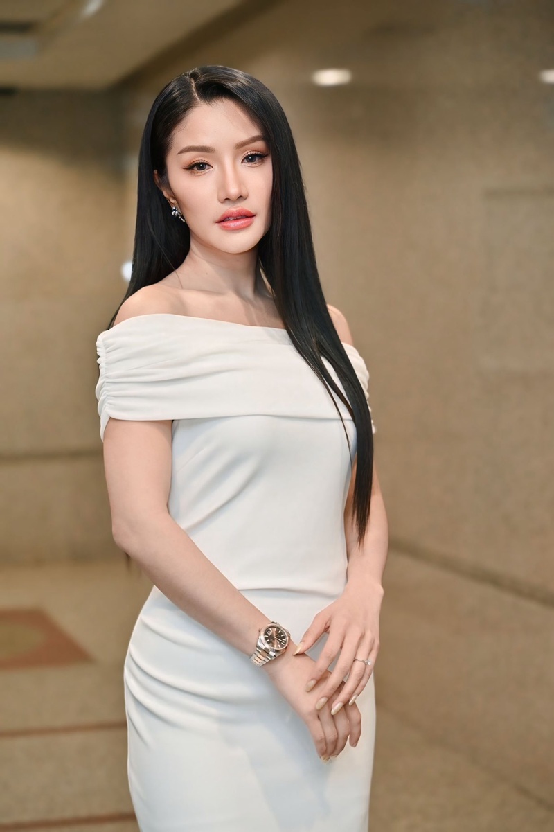 แพรวพราว แสงทอง