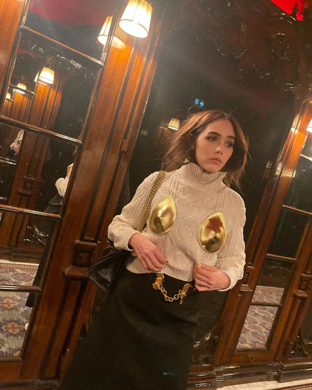 ชมพู่ อารยา