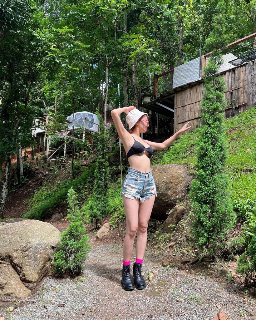 นิดา วนิดา