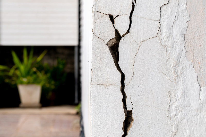  รอยร้าวจากแผ่นดินไหว