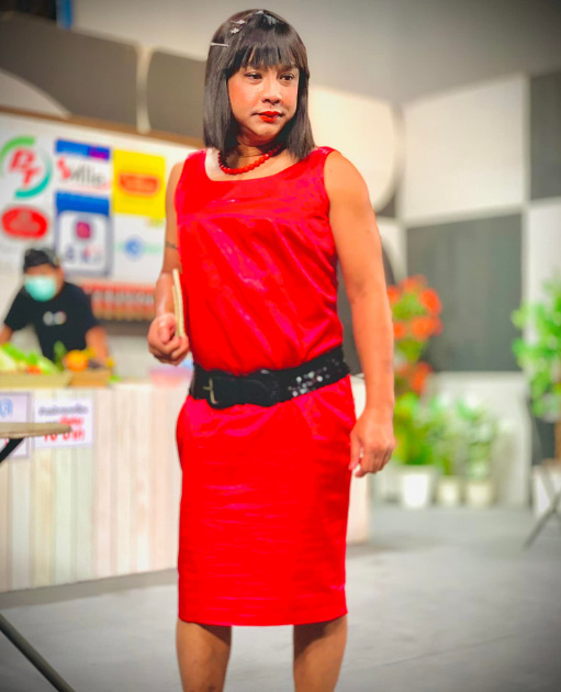 จั๊กกะบุ๋ม เชิญยิ้ม ประวัติ